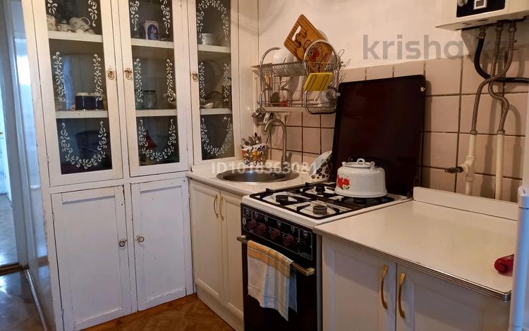 3-комнатная квартира · 65 м² · 2/4 этаж, 11-й микрорайон — Стекляшка за 200 000 ₸ в Шымкенте, Енбекшинский р-н — фото 2