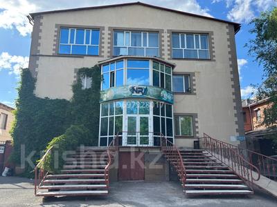 Свободное назначение, офисы, образование, развлечения, конференц-залы, кабинеты и рабочие места · 1053 м² за 3.3 млн 〒 в Караганде, Казыбек би р-н