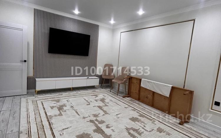 3-комнатная квартира · 96 м² · 16/16 этаж, мкр. Алмагуль, Алмагүл 1 за 29 млн ₸ в Атырау — фото 2