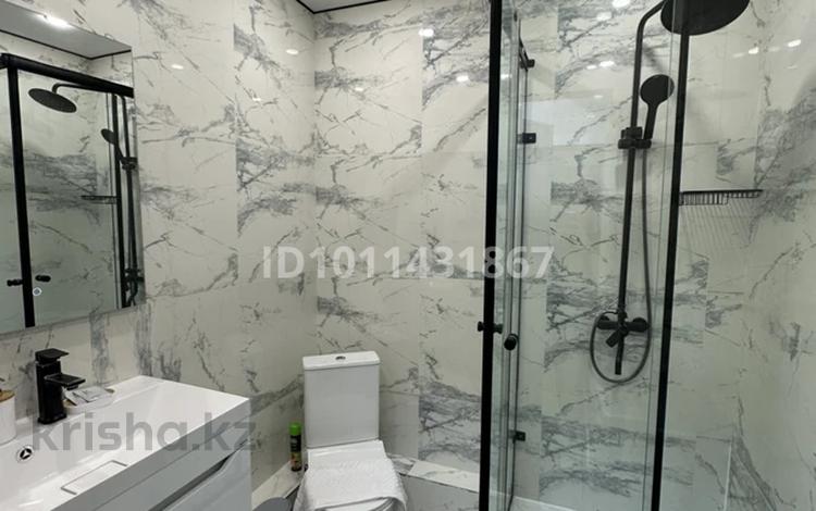 1-комнатная квартира · 40 м² · 1/16 этаж, Абикена Бектурова 11Б за 17 000 ₸ в Астане, Нура р-н — фото 4