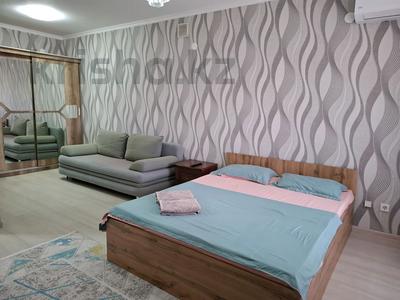 Аренда квартир посуточно в Туркестанской обл.: 1-комнатная квартира · 42 м² · 2/7 этаж, Мкр. Жаңа қала 21/1 — 9 улица за 10 000 〒 1-комнатная квартира · 42 м² · 2/7 этаж, Мкр. Жаңа қала 21/1 — 9 улица за 10 000 〒 в Туркестане
