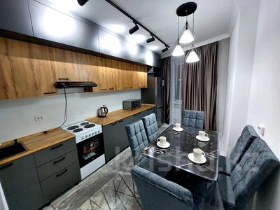 Пәтерлер в Туркестанской обл.: 3-бөлмелі пәтер · 90 м² · 4 қабат, 9-я улица 28/1 — Turan mall, бағасы: 220 000 〒 3-бөлмелі пәтер · 90 м² · 4 қабат, 9-я улица 28/1 — Turan mall, бағасы: 220 000 〒 в Туркестане