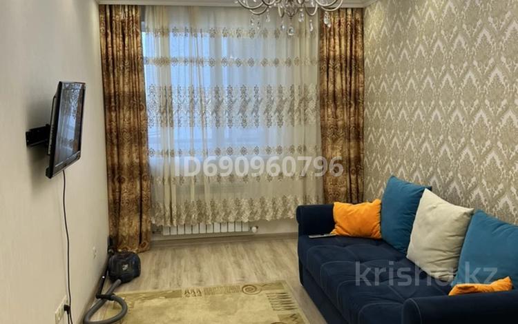 L фо о. Роберт льюис стивенсон английский писатель 1850-1894. Шарль луи монтескье портрет. Де л р. P'l знак.