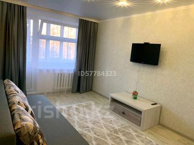 2-комнатная квартира, 50 м², 2 этаж посуточно, Кердери 172/1 за 12 000 〒 в Уральске