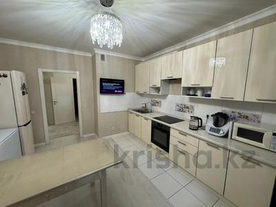 4-комнатная квартира · 135 м² · 5/9 этаж, Сауран 7, 7а, 7Б, 7г за ~ 63 млн 〒 в Астане, Есильский р-н