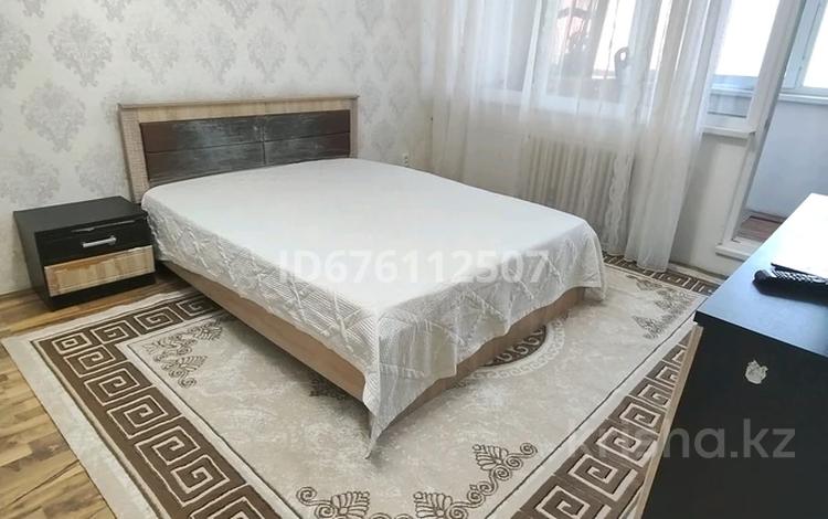1-бөлмелі пәтер · 55 м² · 1/5 қабат, 5 микрорайон 8 дом, бағасы: 9 000 ₸ в Аксае — фото 15