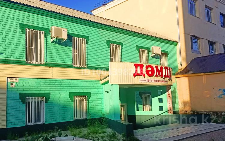 Свободное назначение, магазины и бутики, склады, общепит, салоны красоты, медцентры и аптеки, образование, развлечения · 200 м² за 78 млн ₸ в Семее — фото 3
