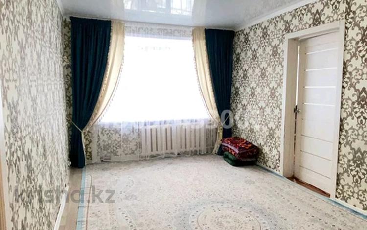 4-комнатная квартира · 61 м² · 5/5 этаж, 1 мкр 9 — Р КЦ за 2.5 млн 〒 в Качаре — фото 2