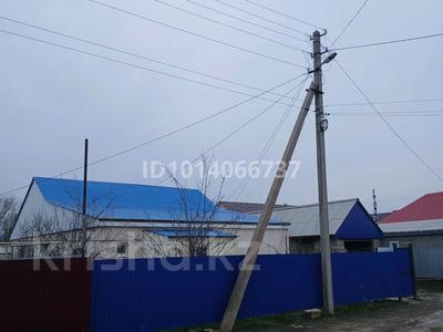Отдельный дом · 4 комнаты · 110 м² · 5 сот., мкр. Зачаганск пгт за 17.5 млн ₸ в Уральске