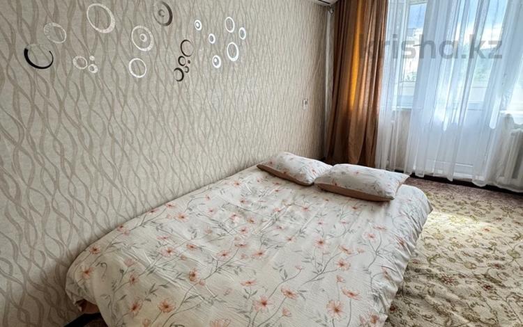 1-бөлмелі пәтер · 33 м² · 4/5 қабат, Тургенева 70 — Шамши калдаякова, бағасы: 8 000 ₸ в Актобе — фото 2