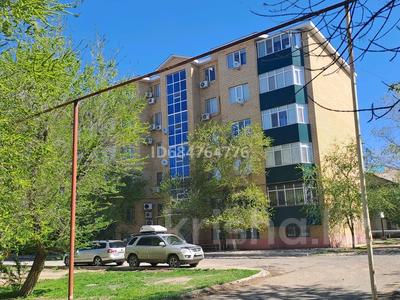 5-комнатная квартира · 144 м² · 3/5 этаж, Шарипова 30&quot;А&quot; за 55 млн 〒 в Атырау, мкр Жилгородок