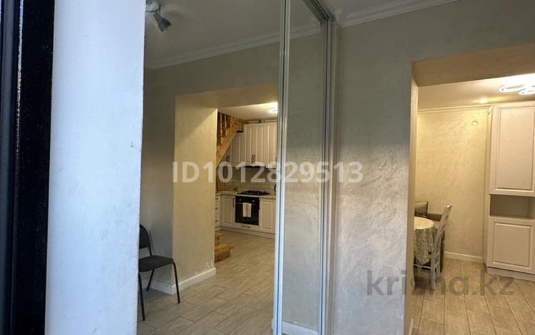 3-бөлмелі пәтер · 60 м² · 2/2 қабат, Зелёная 12, бағасы: 50 000 ₸ в Бурабае — фото 2
