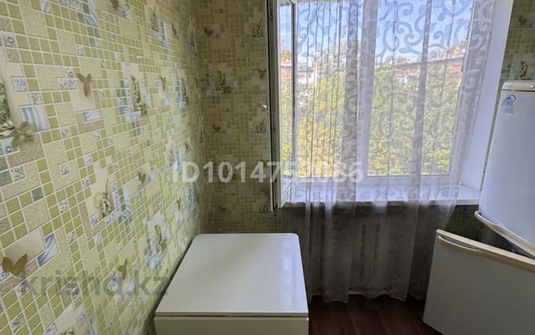 1-комнатная квартира · 31.5 м² · 5/5 этаж, мкр Михайловка , Крылова 6 за 12.5 млн ₸ в Караганде, Казыбек би р-н — фото 2