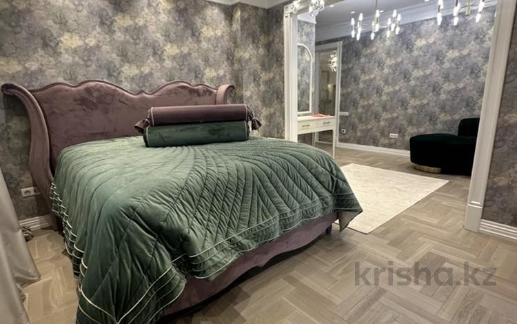 6-комнатная квартира · 232 м² · 4/4 этаж, Кабанбай батыра 7/1, 7/2, 7/3 за 220 млн ₸ в Астане, Нура р-н — фото 2