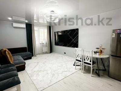 3-комнатная квартира, 65 м², 2/9 этаж, Самал за 25.5 млн 〒 в Уральске