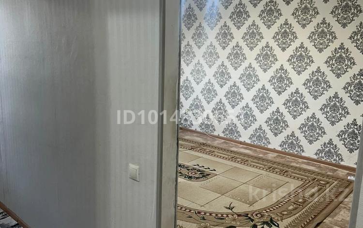 1-комнатная квартира · 33.5 м² · 4/5 этаж, мкр 5 95 — Супермаркет Дастархан за 11.7 млн ₸ в Актобе — фото 2