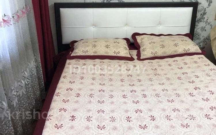 2-бөлмелі пәтер · 45 м² · 2/5 қабат, Кабанбай батыра 112 — Бурова, бағасы: 2 500 〒 в Усть-Каменогорске, Ульбинский — фото 2