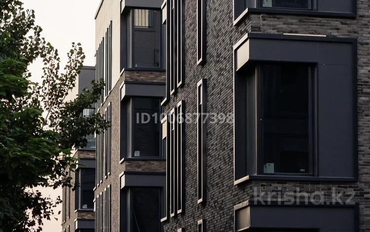 4-бөлмелі пәтер · 141 м² · 4/4 қабат, Мкр. Ак Шагала 5 — Жален Тулепов, бағасы: 65 млн ₸ в Атырау — фото 2