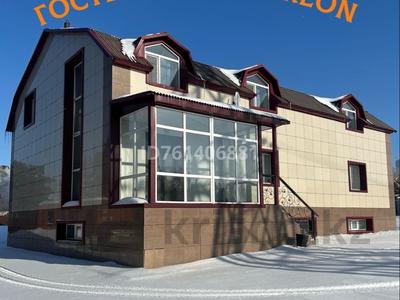 Дом · 9 комнат · 400 м², Улица Абая, 36а за 9 000 〒 в Щучинске