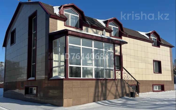 Дом · 9 комнат · 400 м², Улица Абая, 36а за 9 000 〒 в Щучинске — фото 2