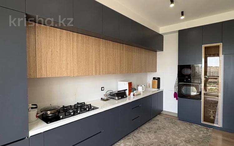 4-бөлмелі пәтер · 200 м² · 8/11 қабат, 17-й мкр 18, бағасы: 89 млн ₸ в Актау — фото 2