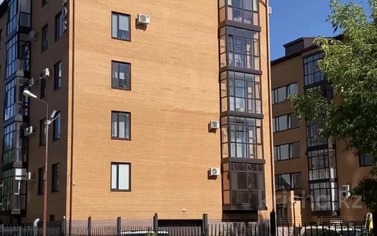 3-комнатная квартира · 95 м² · 1/5 этаж, Торайгырова 1/4 — Свечки ЖК Мотив- гостиница Сарыарка- Благовещенский Собор за 59.9 млн ₸ в Павлодаре — фото 2
