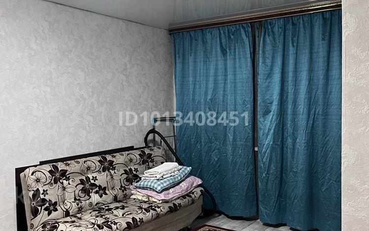 1-бөлмелі пәтер · 35 м² · 1/3 қабат, Токтар Аубакирова 18, бағасы: 5 000 ₸ в Каркаралинске — фото 4