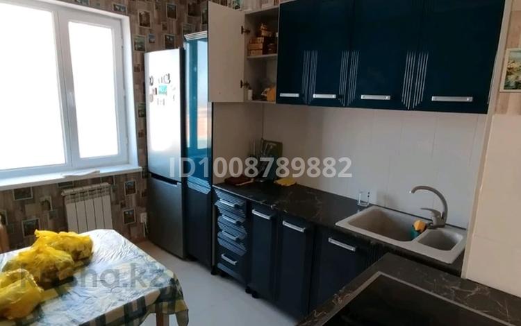 3-комнатная квартира · 90.8 м² · 12/12 этаж, 33-й мкр, 33 мкрн 22 — Мангыстау арена за 18 млн ₸ в Актау — фото 2