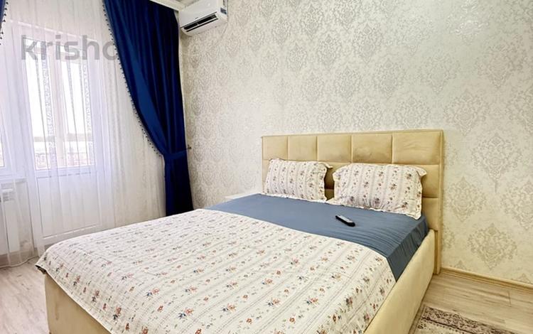 2-бөлмелі пәтер · 90 м² · 15/18 қабат, 16-ш/а. 64 — ТРК АКТАУ халык арена балкон бар ыстык су бар, бағасы: 13 000 ₸ в Актау, 16-й мкр  — фото 13