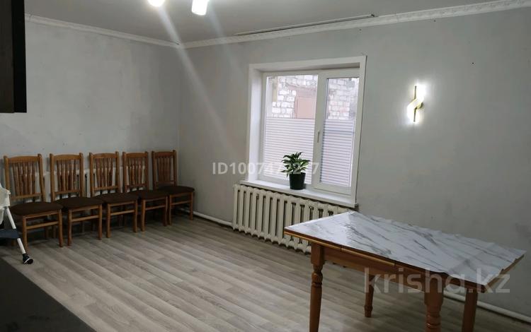 Часть дома · 3 комнаты · 87 м² · 3 сот., Чехова 103 — Район ЖД вокзала за 11 млн 〒 в Семее, Красный Кордон — фото 3