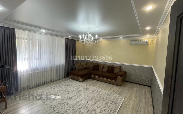 3-бөлмелі пәтер · 70 м² · 1/4 қабат, Мкр. Коктем 24, бағасы: 28.5 млн ₸ в Жанаозен — фото 2
