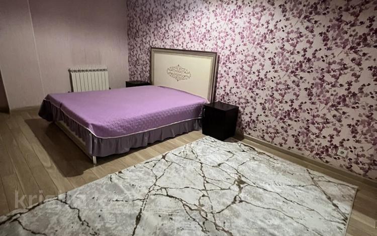 2-бөлмелі пәтер · 100 м² · 3/12 қабат, 11 ш/а., Локомотивная 7, бағасы: 13 000 ₸ в Актобе, мкр 11 — фото 2