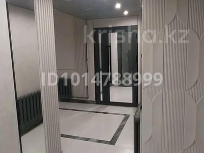 4-комнатная квартира · 150 м², Динмухаммед Кунаев 12 за 650 000 ₸ в Астане, Есильский р-н