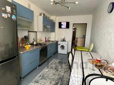 2-бөлмелі пәтер, 68 м², 8/10 қабат, мкр 12, бағасы: 19.5 млн 〒 в Актобе, мкр 12