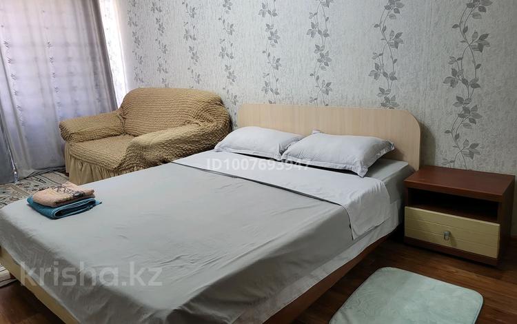 1-комнатная квартира · 42 м² · 5/5 этаж, Алашахана 26 — В центре , базар Шаруа за 10 000 〒 в Жезказгане — фото 26