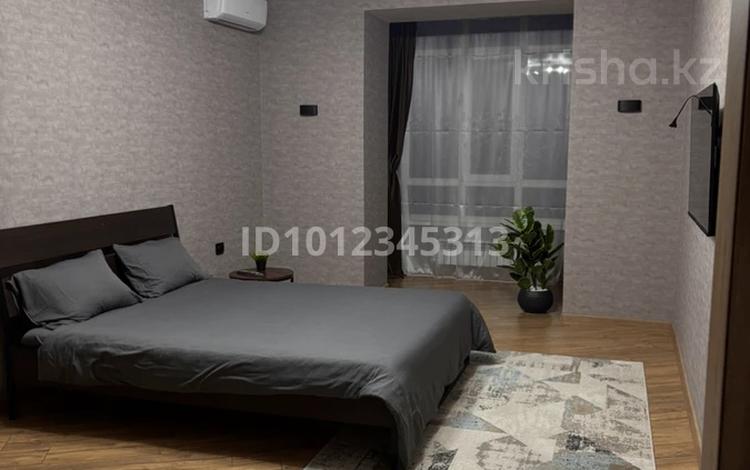 1-бөлмелі пәтер · 49 м² · 3/9 қабат, ул. Кеменгер 36, бағасы: 23.5 млн ₸ в Уральске — фото 2