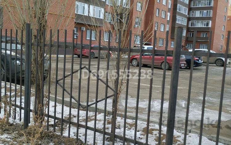 2-бөлмелі пәтер · 64 м² · 1/10 қабат, мкр Кадыра Мырза-Али 17, бағасы: 30 млн ₸ в Уральске — фото 13