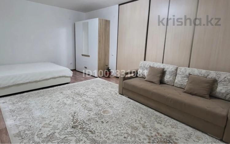 1-комнатная квартира · 44.9 м² · 7/9 этаж, мкр. Алтын орда, Батыс 2 микрорайон за 19 млн 〒 в Актобе — фото 2