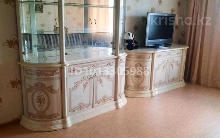 3-бөлмелі пәтер · 72 м² · 2/10 қабат, проспект Абая 71/1, бағасы: 23 млн ₸ в Уральске, мкр Школьник — фото 2