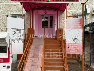 Свободное назначение, офисы, магазины и бутики, склады, салоны красоты, образование · 42 м² за 25 млн ₸ в Атырау, мкр Привокзальный-3А