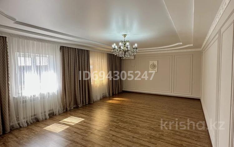 Отдельный дом · 5 комнат · 270 м² · 8.75 сот., мкр Жулдыз, Моде Каган 36 за 35 млн ₸ в Атырау — фото 10