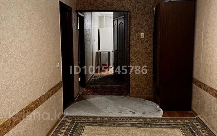 3-комнатная квартира · 66 м² · 4/5 этаж, мкр Айнабулак-3 106 за 300 000 ₸ в Алматы, Жетысуский р-н — фото 2