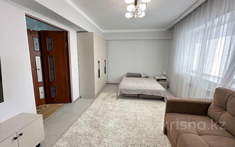 1-комнатная квартира · 42 м² · 1/5 этаж, 8 мкр 9 за 18.3 млн ₸ в Талдыкоргане, мкр Бирлик — фото 9