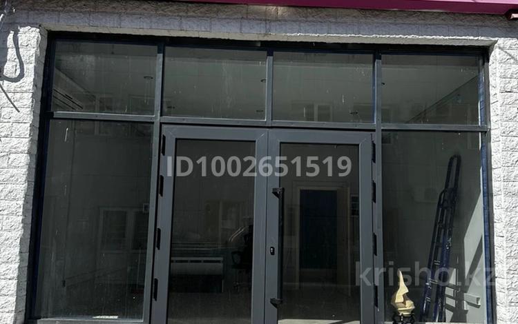 Свободное назначение, магазины и бутики · 40 м² за 400 000 ₸ в Атырау — фото 10