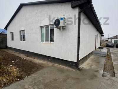 Продажа домов и дачи в Атырауской обл.: Отдельный дом · 5 комнат · 230 м² · 10 сот., мкр Геолог, Каржауова 13 за 29.5 млн 〒 Отдельный дом · 5 комнат · 230 м² · 10 сот., мкр Геолог, Каржауова 13 за 29.5 млн 〒 в Атырау