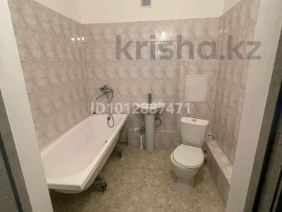 2-бөлмелі пәтер · 72 м² · 4/9 қабат, мкр Нурсая, Т.Жумагалиева 10, бағасы: 200 000 ₸ в Атырау