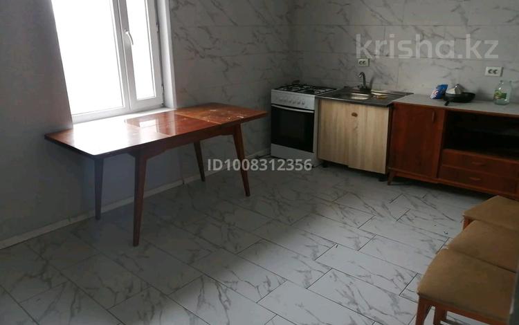 Жеке үй · 2 бөлме · 60 м², 6-градокомплек ш/а., Наркескен 9, бағасы: 160 000 ₸ в Алматы, Алатауский р-н — фото 2