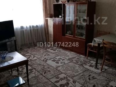 3-комнатная квартира · 55 м² · 1/3 этаж, 72 квартал 19 — Магазин Вавилон за 17 млн ₸ в Семее