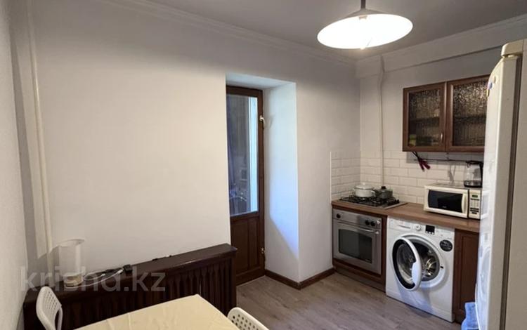 2-комнатная квартира · 52 м² · 2/5 этаж, Достык 111/3 — Мендикулова Кажимукана за 350 000 ₸ в Алматы, Медеуский р-н — фото 2