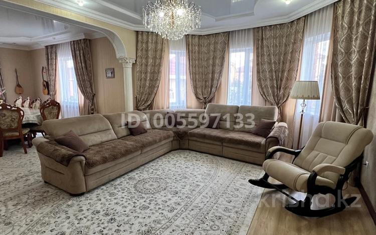 Отдельный дом · 7 комнат · 292.6 м² · 10 сот., мкр Пригородный, Е- 620 6 — Ул. Е-620 Дом 6. за 250 млн 〒 в Астане, Есильский р-н — фото 2